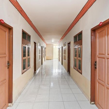 Oyo 93046 Hotel Fortuna Parepare Exteriér fotografie